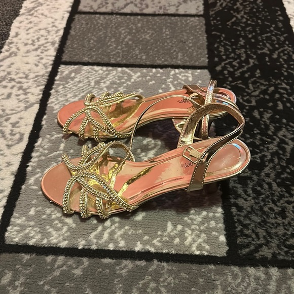 SILVER SLIPPER HEELS - Picture 6 of 6